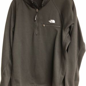 North Face pullover Large 1/4 zip front pocket